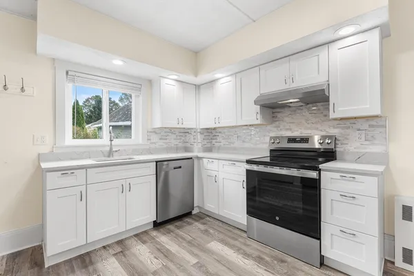 $2,700 | 75 Enon Street, Unit 2, Beverly, MA 01915