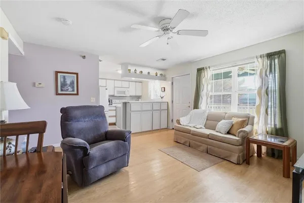 $175,000 | 2330 Northeast 68th Street, Kansas City, MO 64118