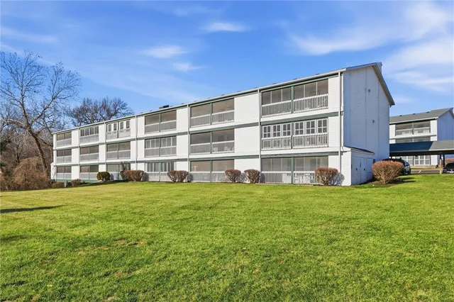 $175,000 | 2330 Northeast 68th Street, Kansas City, MO 64118