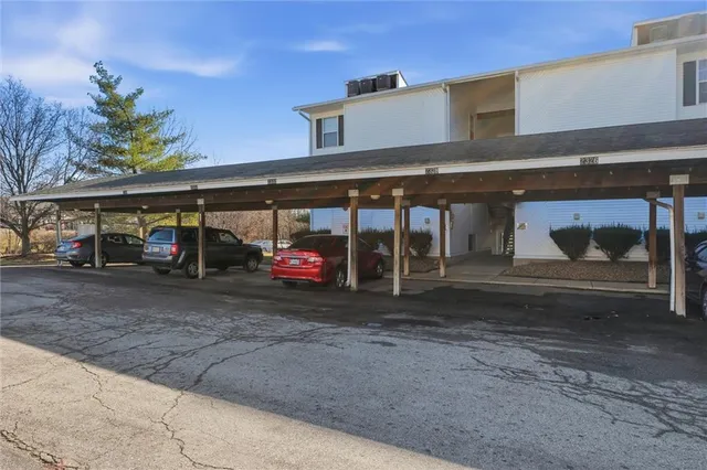 $175,000 | 2330 Northeast 68th Street, Kansas City, MO 64118