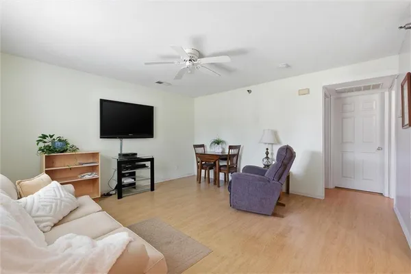 $175,000 | 2330 Northeast 68th Street, Kansas City, MO 64118