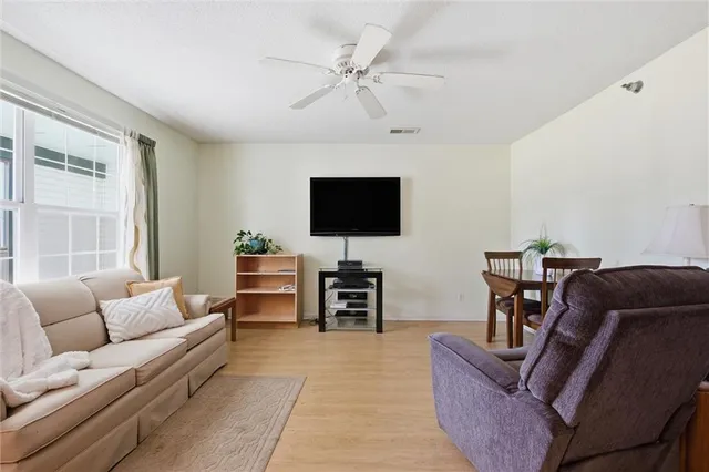 $175,000 | 2330 Northeast 68th Street, Kansas City, MO 64118