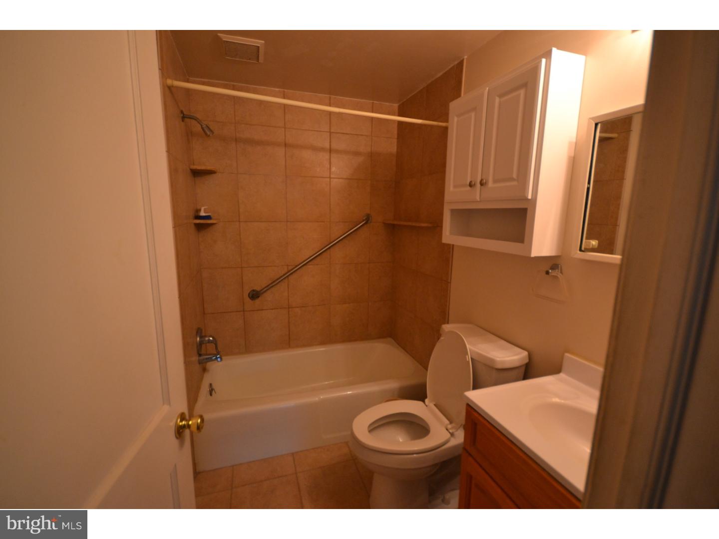 27 Shirley Road Hatboro, PA 19040 - Photo 15 of 25 Bathroom