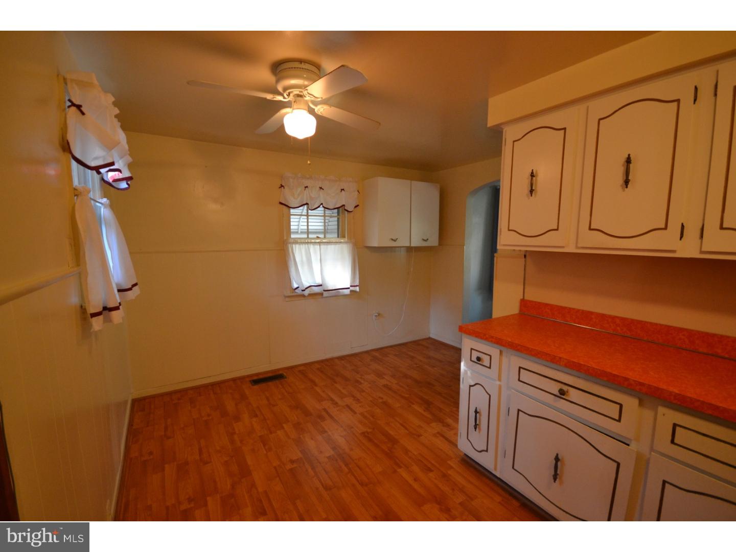 27 Shirley Road Hatboro, PA 19040 - Photo 4 of 25 Kitchen