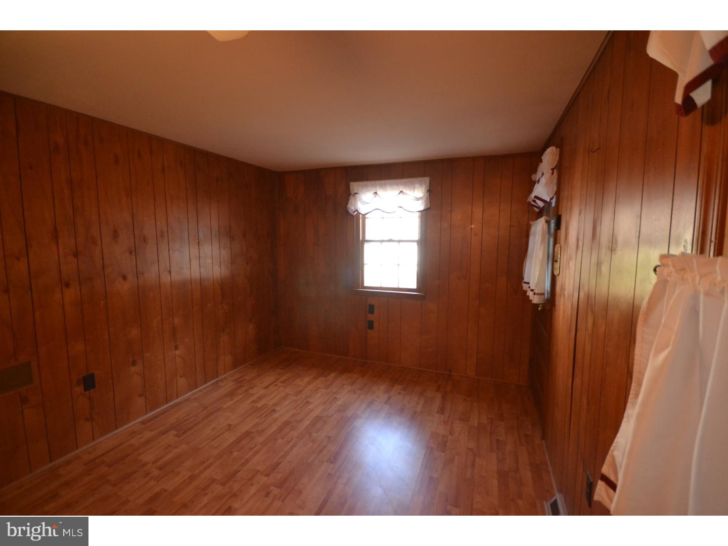 27 Shirley Road Hatboro, PA 19040 - Photo 8 of 25 Family Room