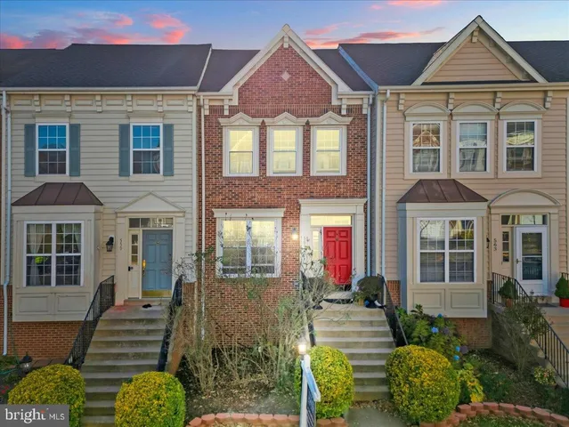 $565,000 | 561 Edmonton Terrace Northeast, Leesburg, VA 20176