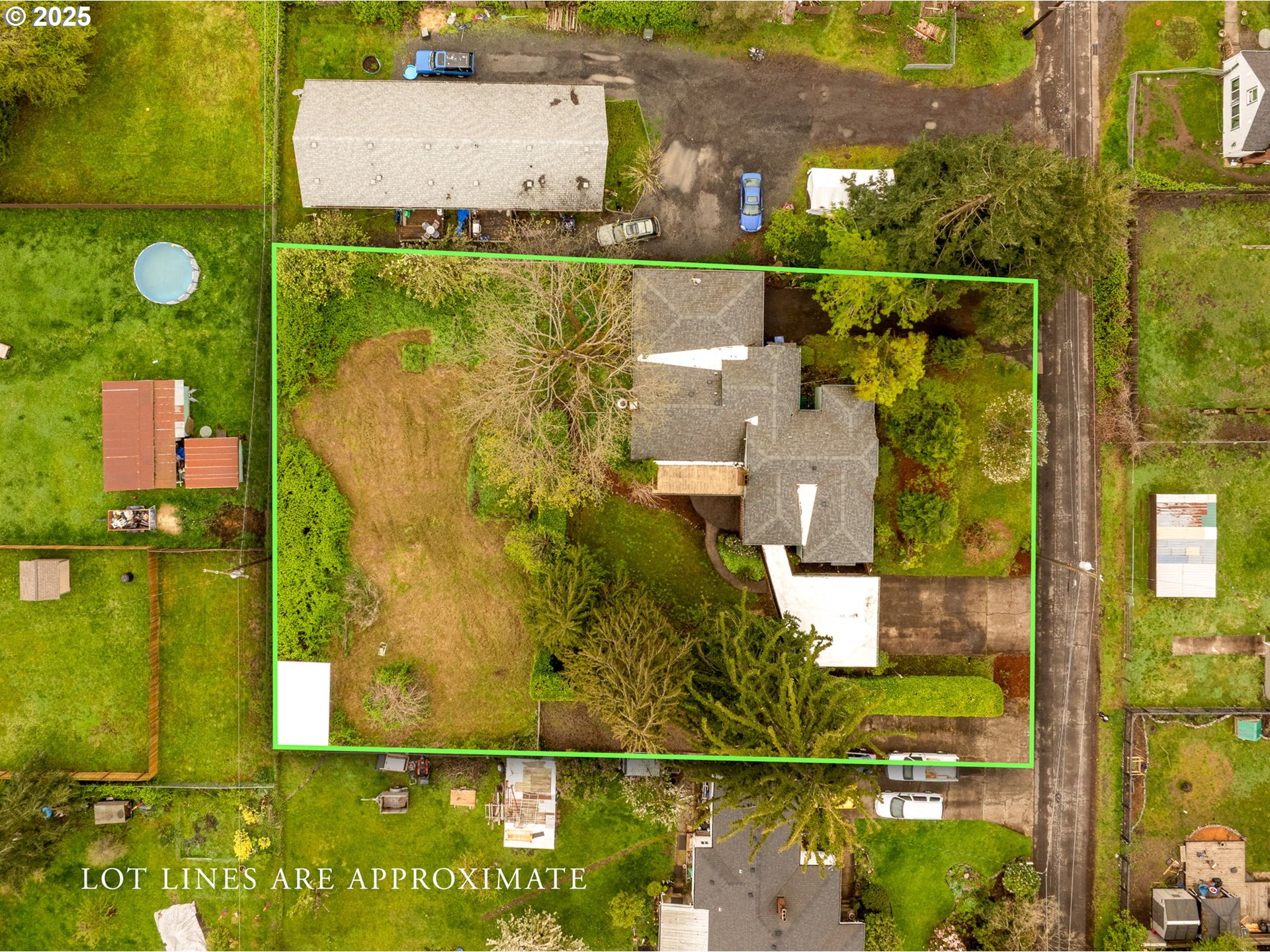 202 20th Street Springfield, OR 97477 - Photo 4 of 42