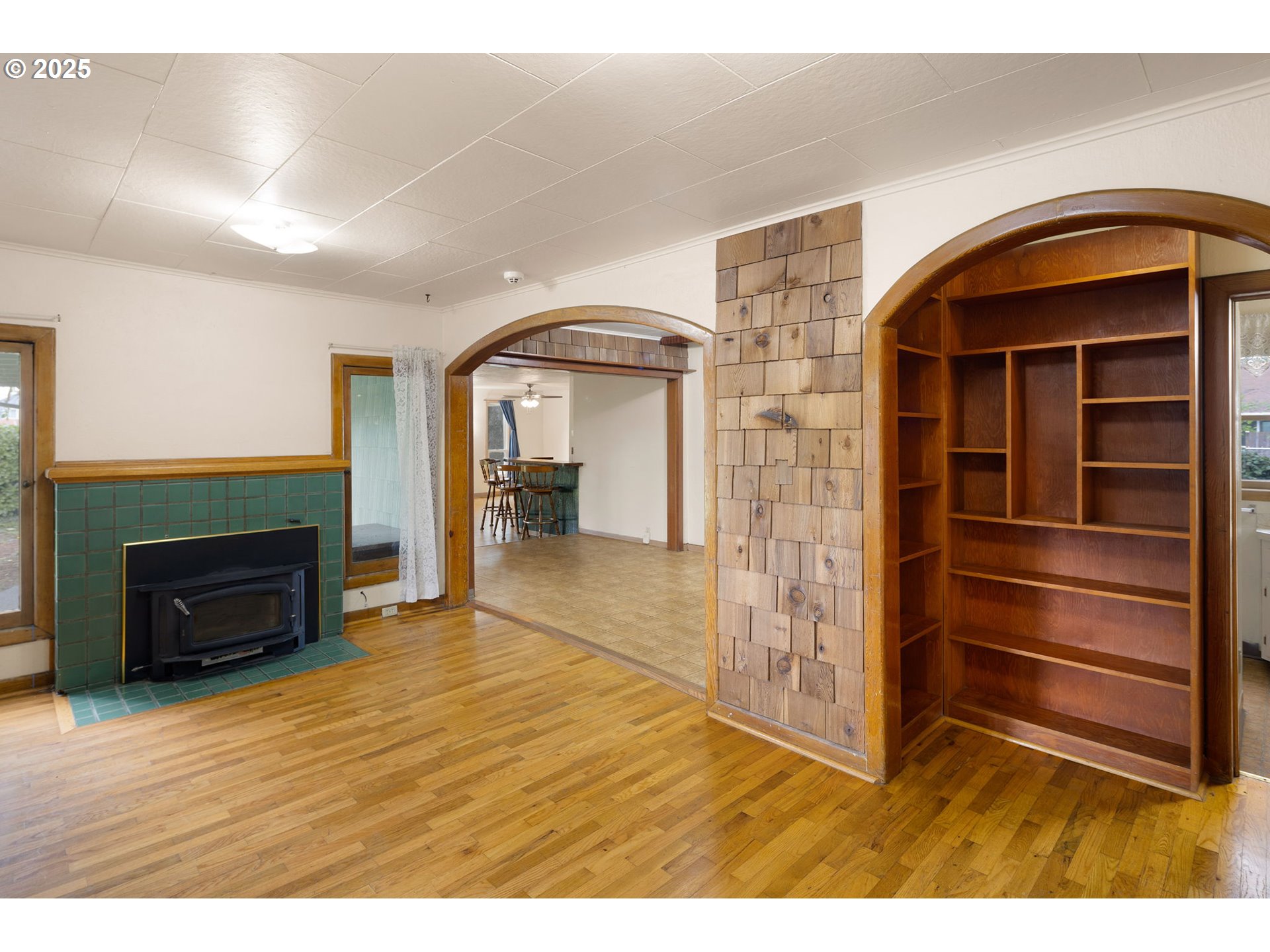 202 20th Street Springfield, OR 97477 - Photo 5 of 42