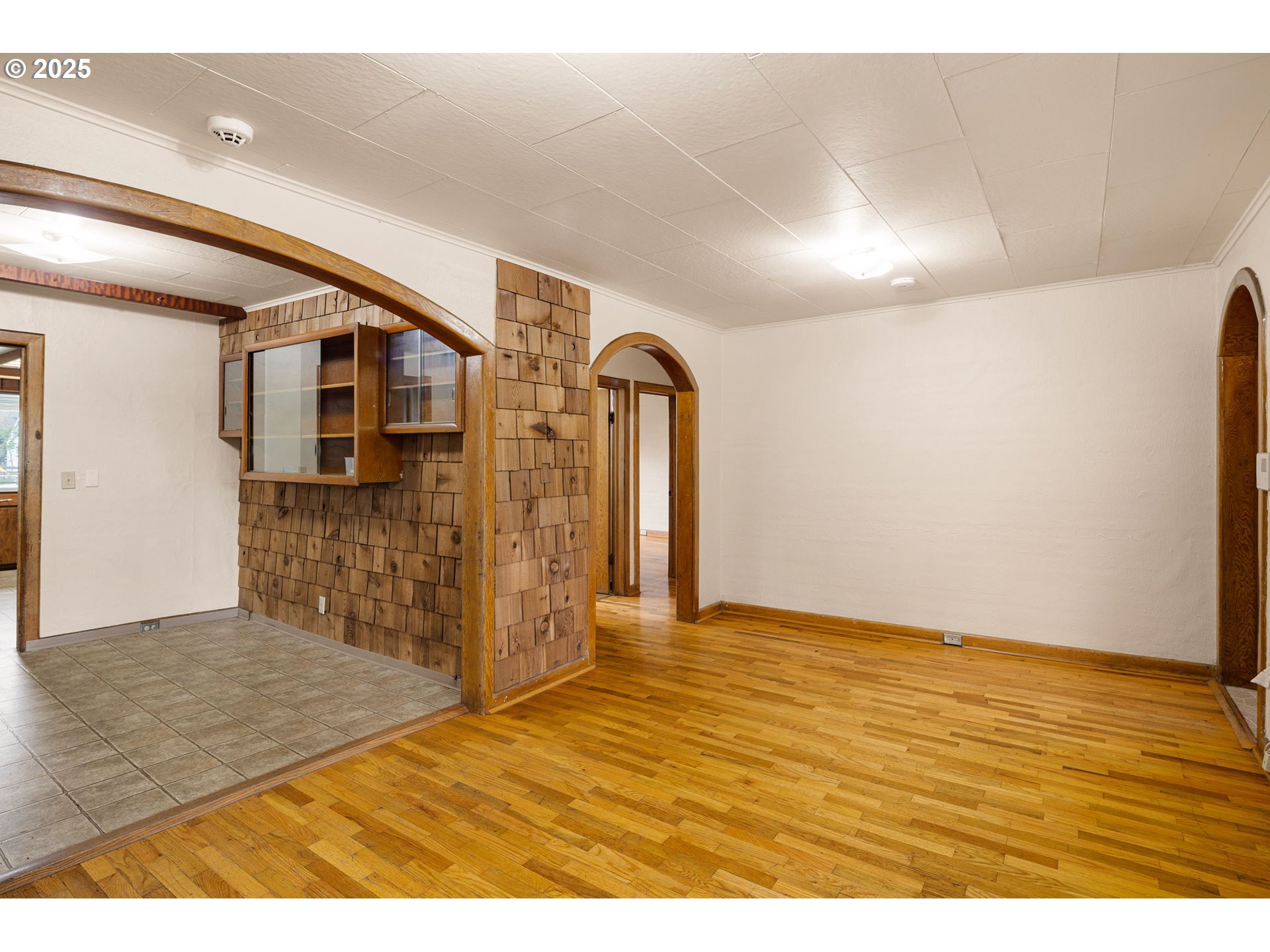 202 20th Street Springfield, OR 97477 - Photo 10 of 42