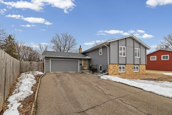 $349,900 | 1112 67th Avenue North, Brooklyn Center, MN 55430