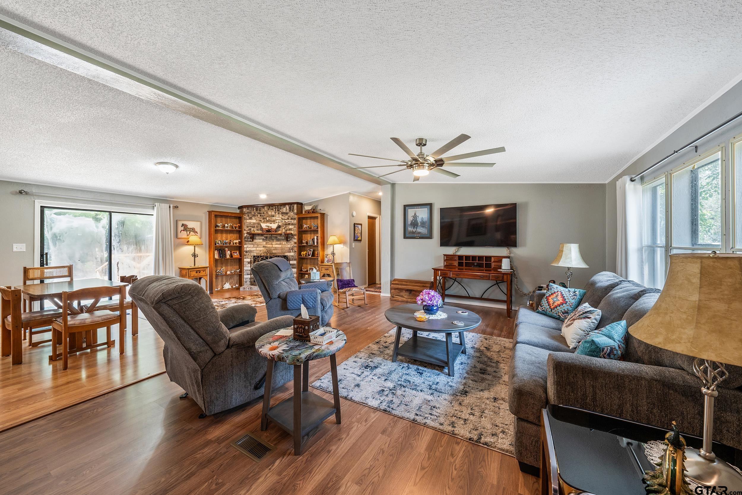 110 Sycamore Lane Murchison, TX 75778 - Photo 6 of 47