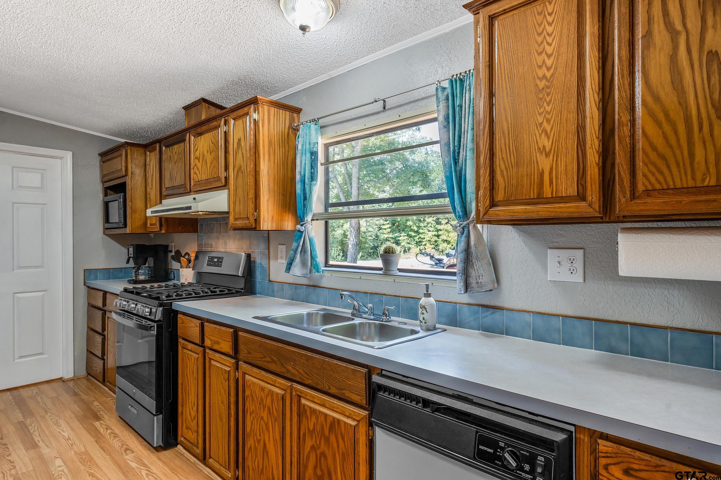 110 Sycamore Lane Murchison, TX 75778 - Photo 7 of 47