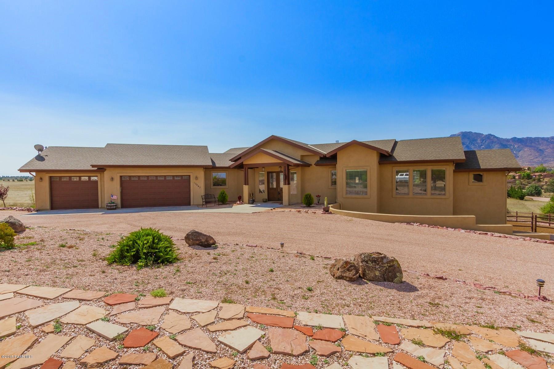 10643 North Sharps Road Prescott, AZ 86305 - Photo 1 of 30 001_Front of Prescott Home