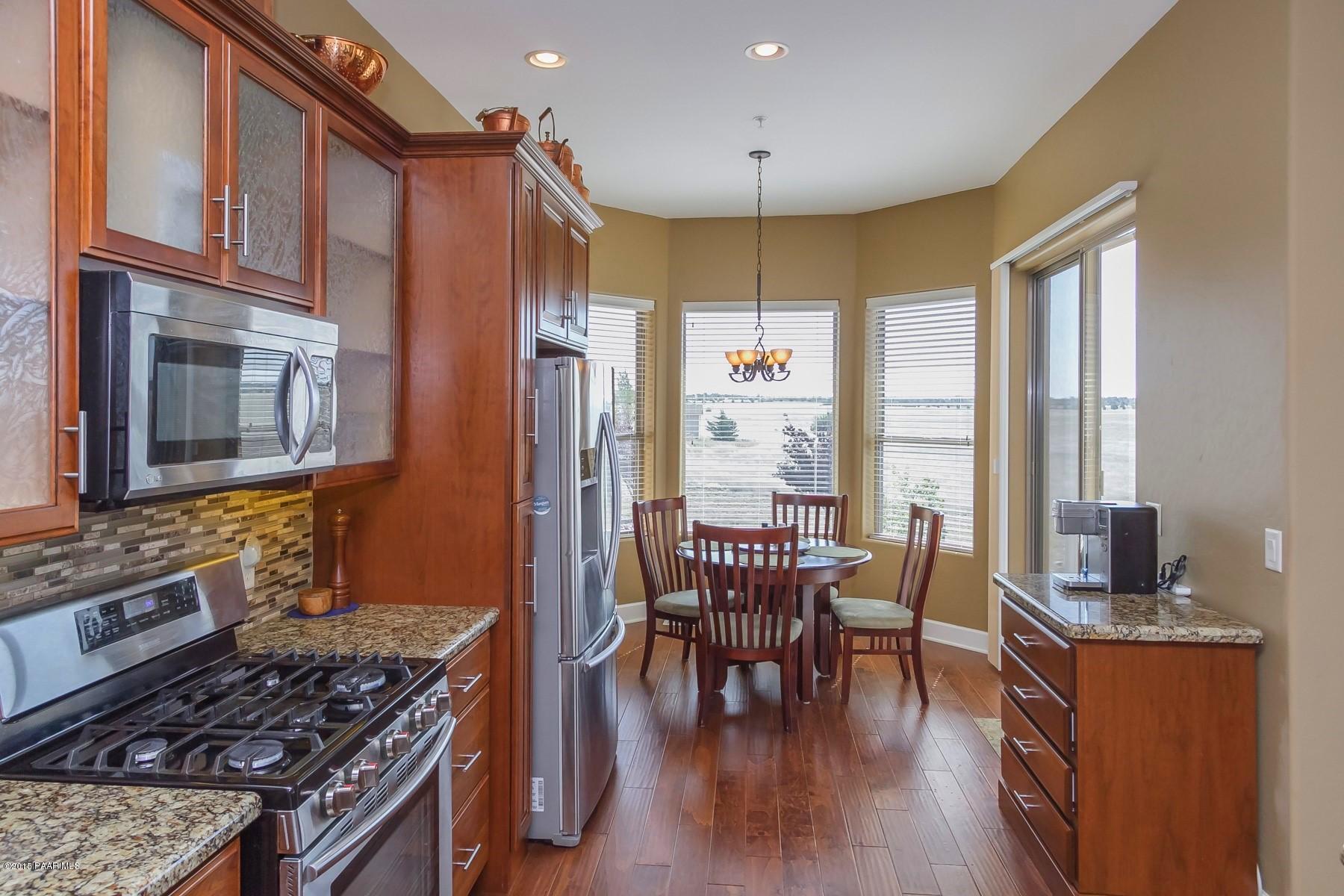 10643 North Sharps Road Prescott, AZ 86305 - Photo 11 of 30 011_Kitchen Breakfast Nook