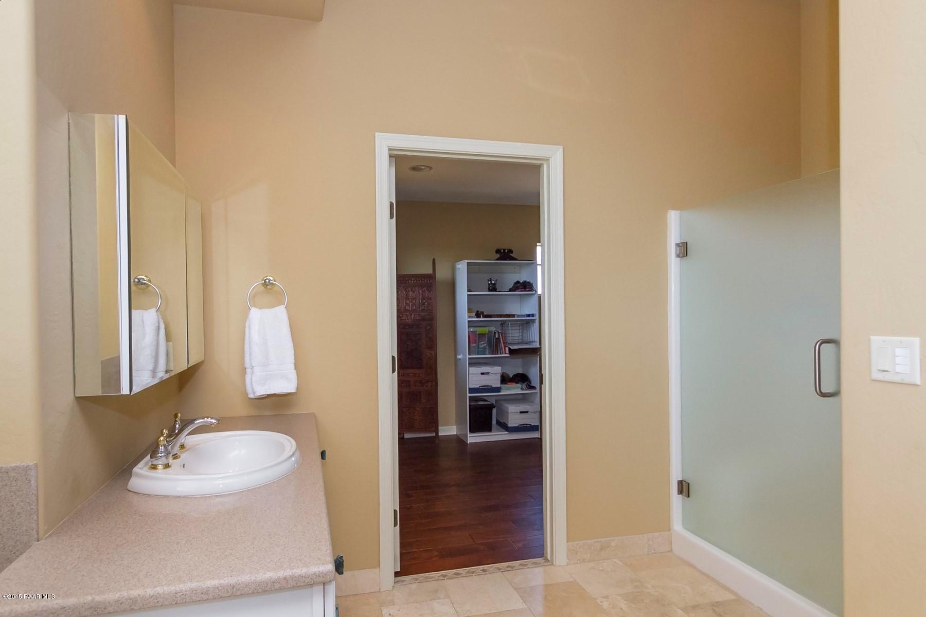 10643 North Sharps Road Prescott, AZ 86305 - Photo 16 of 30 015_Master Bathroom