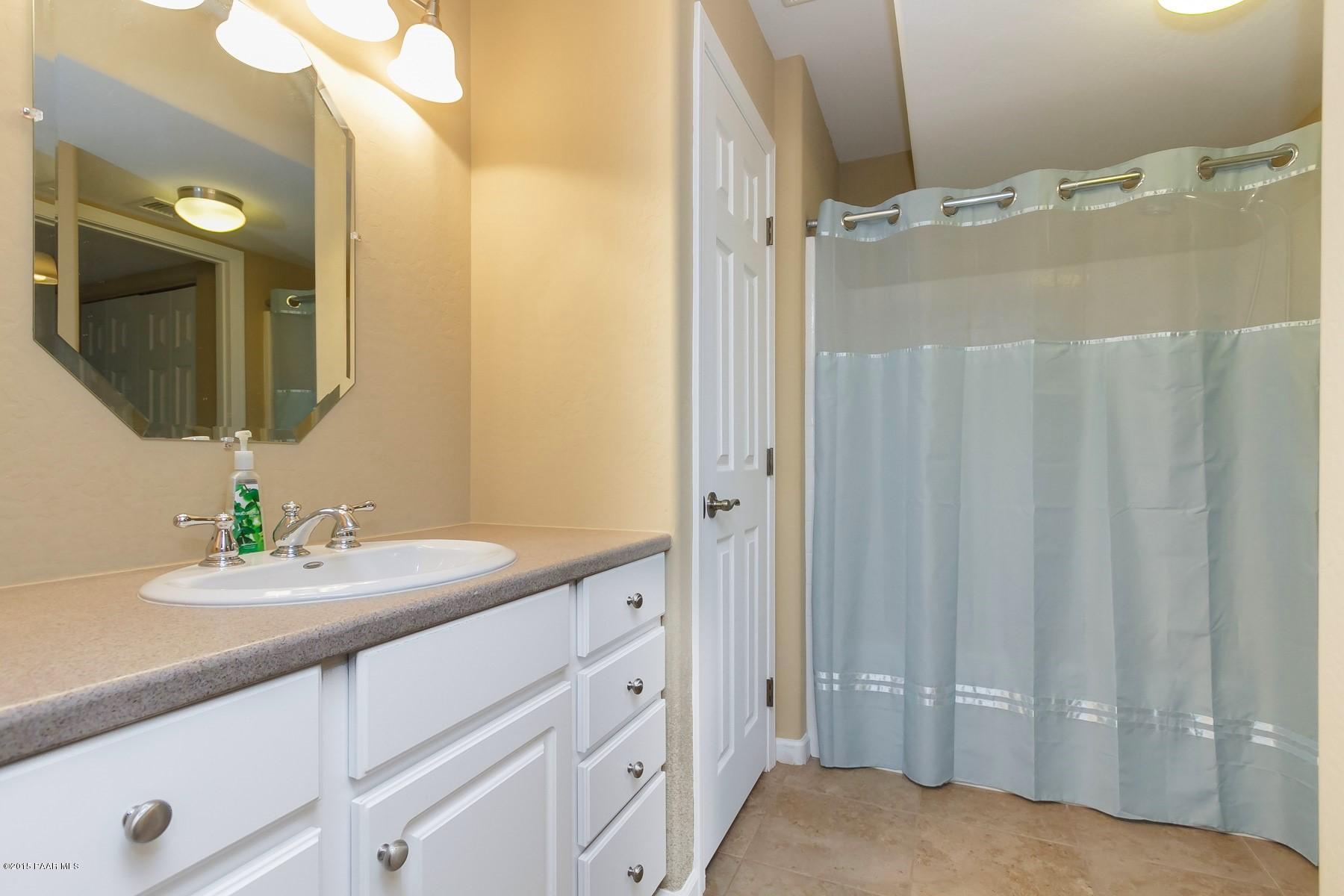 10643 North Sharps Road Prescott, AZ 86305 - Photo 25 of 30 024_Guest Bath