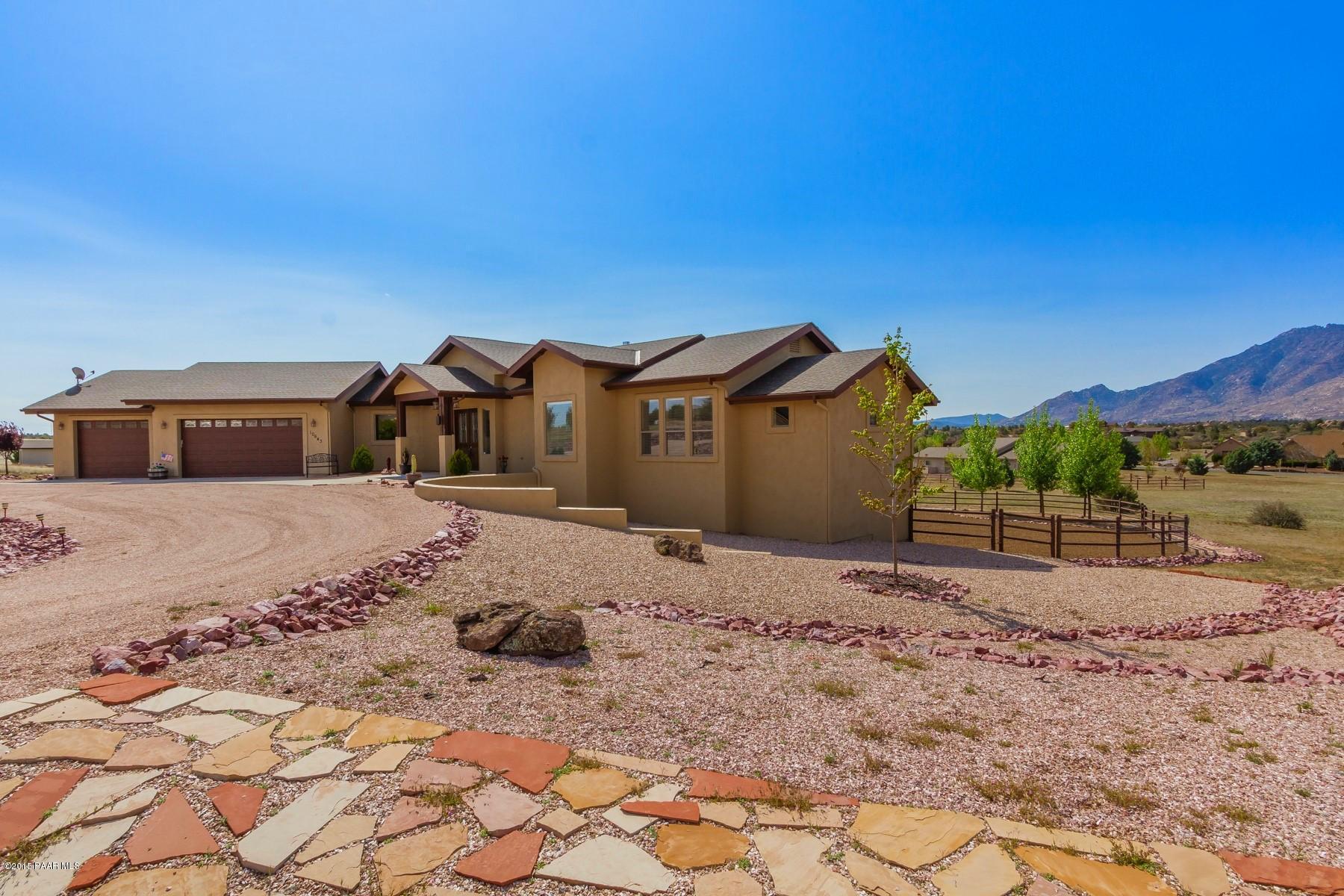 10643 North Sharps Road Prescott, AZ 86305 - Photo 3 of 30 003_Side Yard