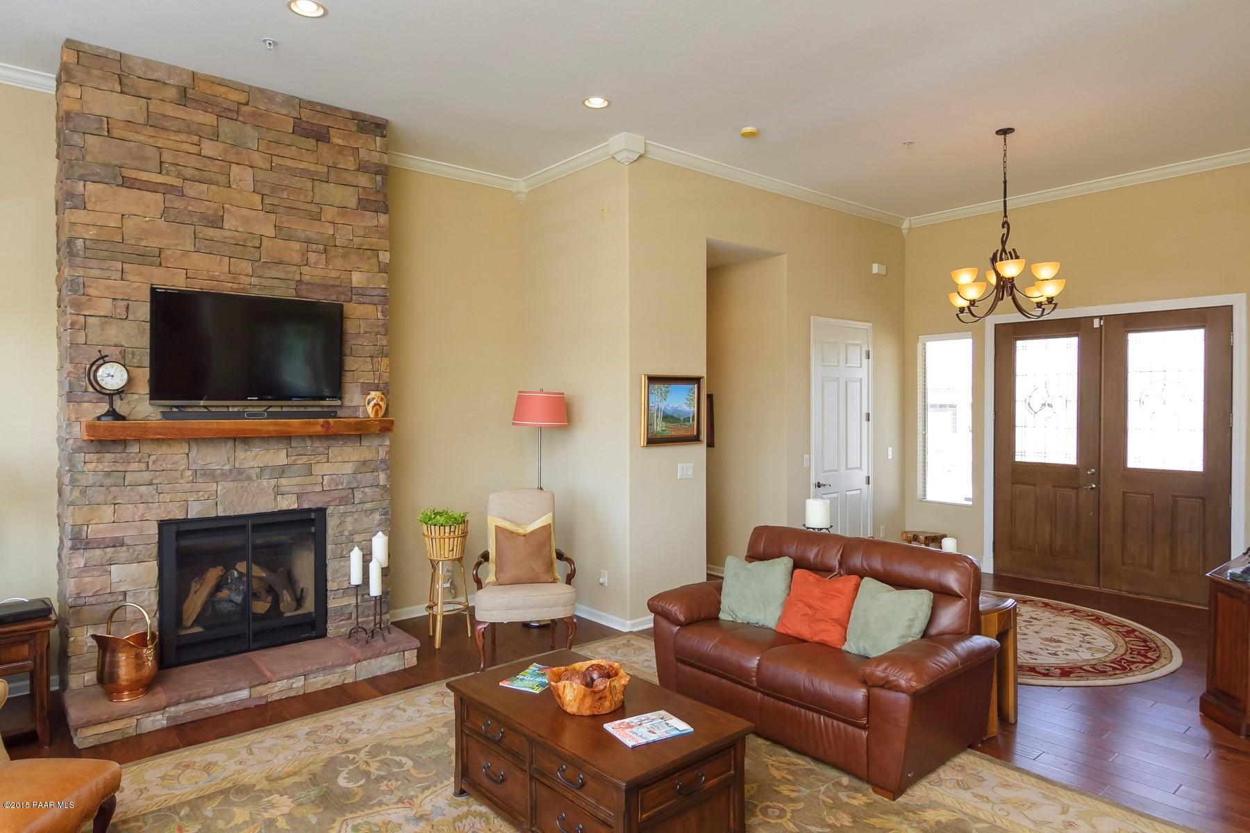 10643 North Sharps Road Prescott, AZ 86305 - Photo 4 of 30 004_Living Room