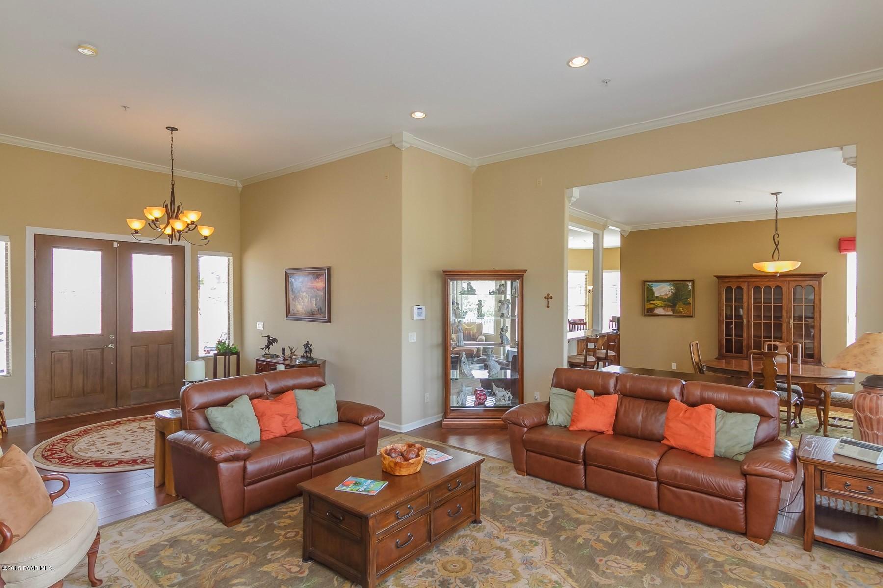 10643 North Sharps Road Prescott, AZ 86305 - Photo 6 of 30 006_Living Room