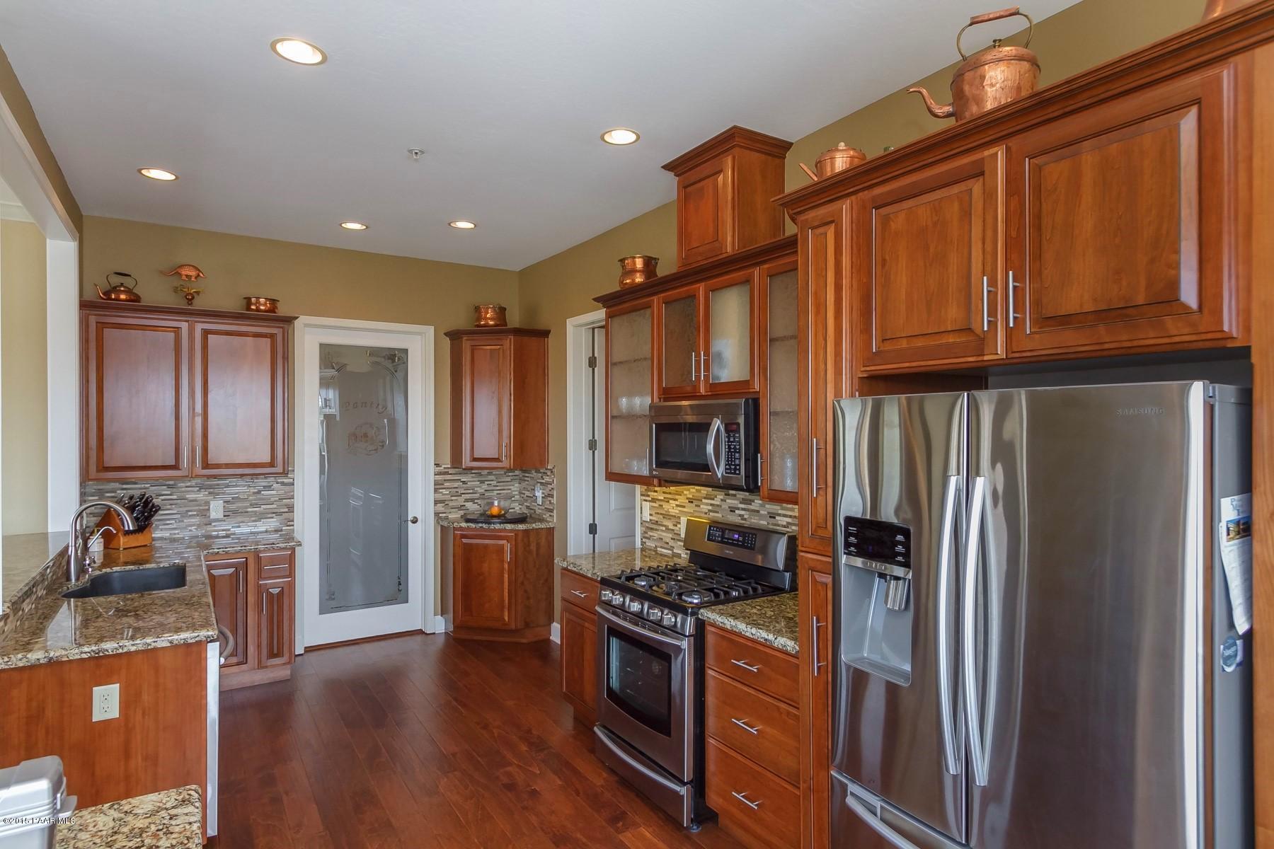 10643 North Sharps Road Prescott, AZ 86305 - Photo 10 of 30 010_Kitchen