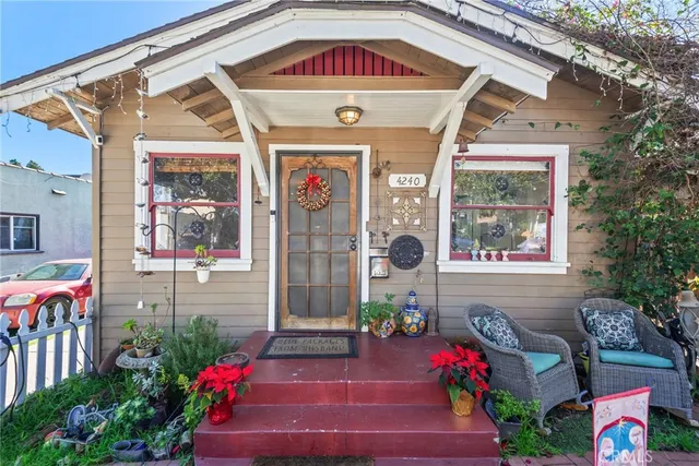 $989,000 | 4240 East 15th Street, Long Beach, CA 90804