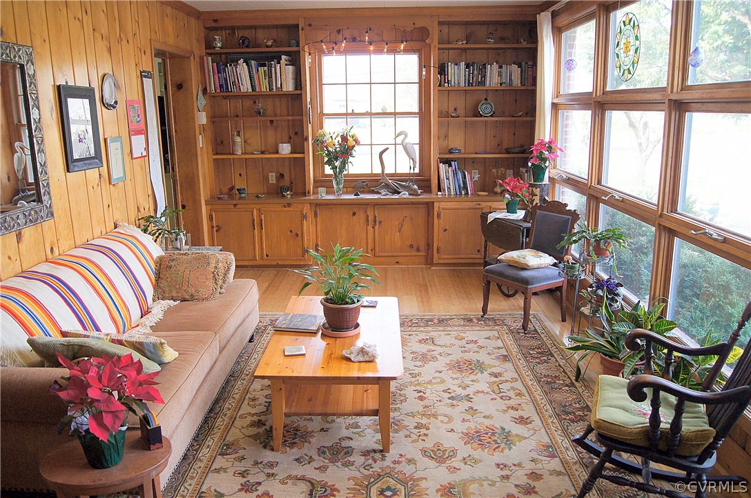 200 Beverly Road Ashland, VA 23005 - Photo 20 of 49 Florida Room with built-ins and tons of natural li
