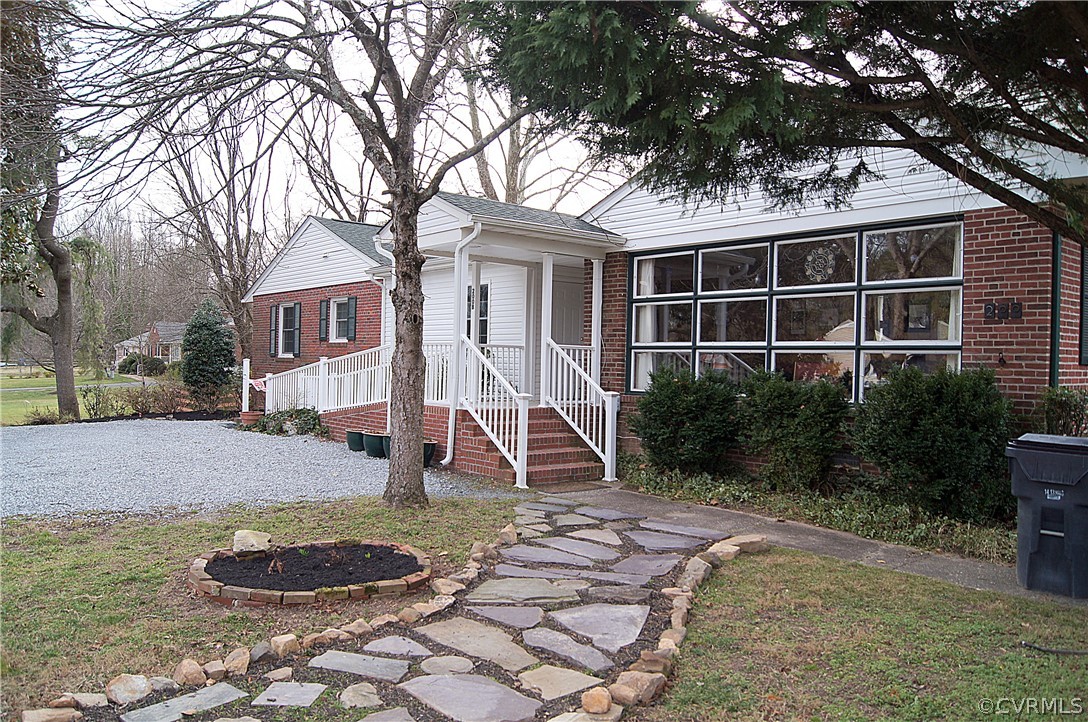 200 Beverly Road Ashland, VA 23005 - Photo 27 of 49 Walkway to the side entrance