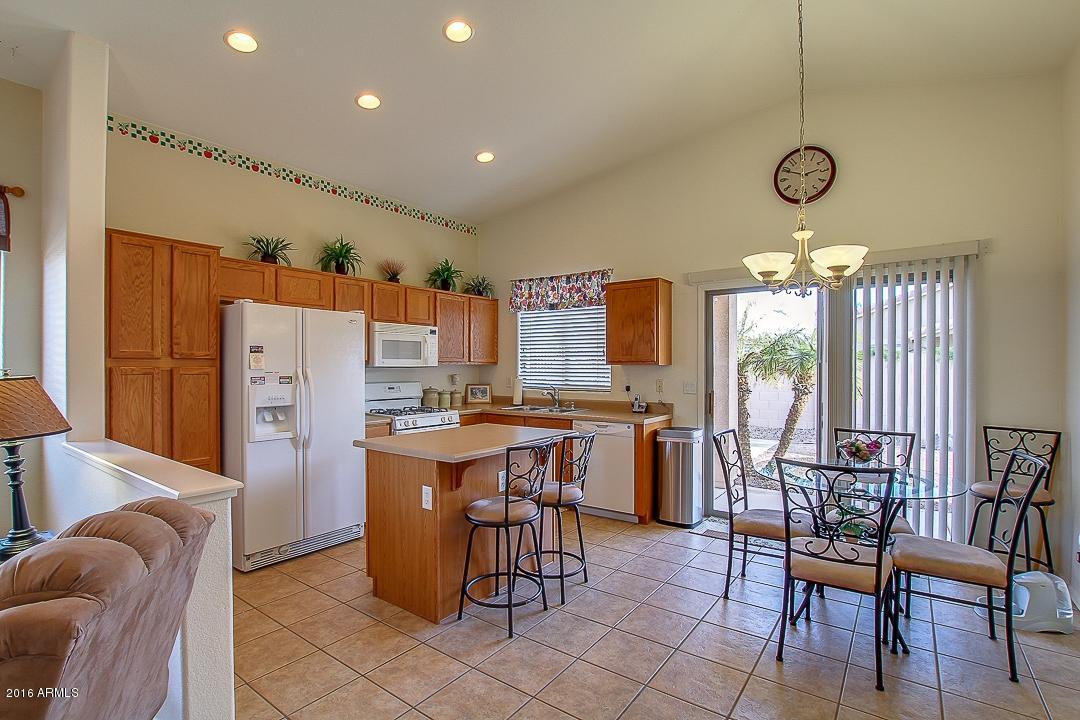 4031 East Timberline Road Gilbert, AZ 85297 - Photo 28 of 77 EAT IN KITCHEN