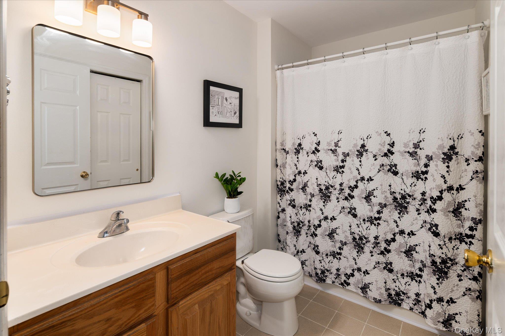 581 Barrett Hill Road Mahopac, NY 10541 - Photo 16 of 37 The second full bath, main level