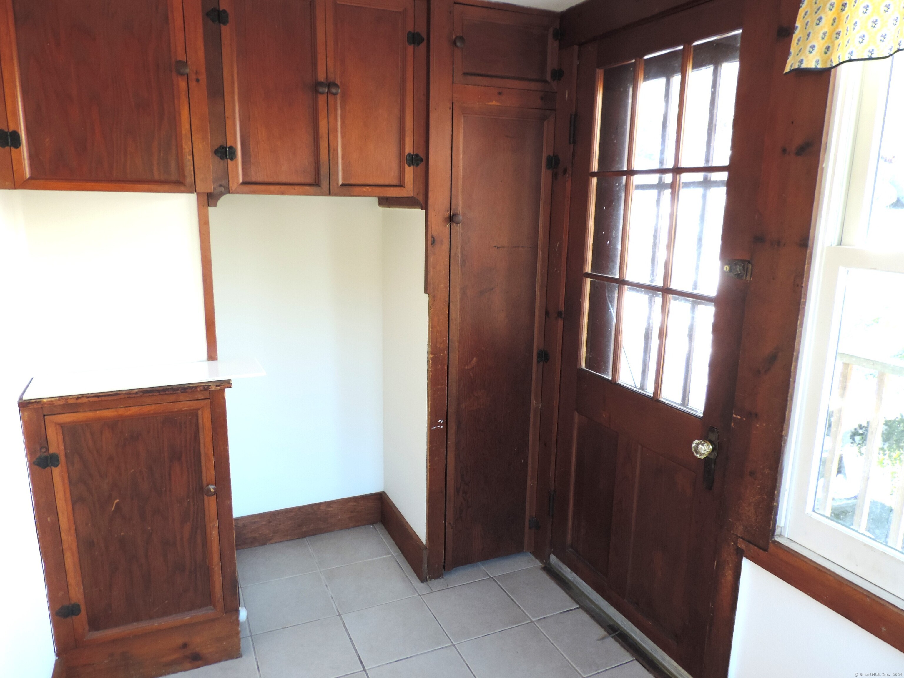 13 Reynolds Road Danbury, CT 06811 - Photo 11 of 23