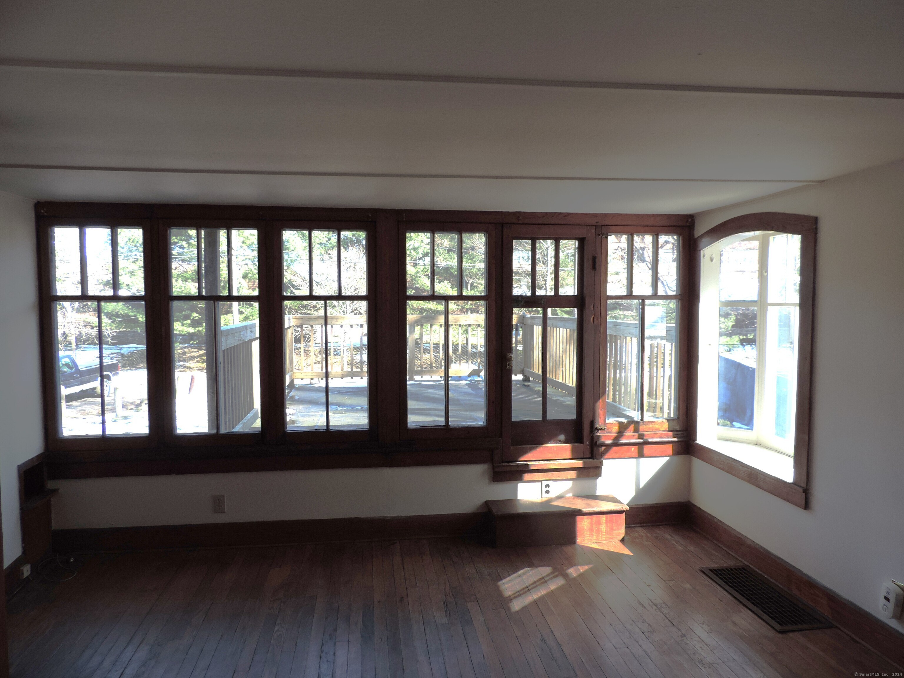 13 Reynolds Road Danbury, CT 06811 - Photo 4 of 23