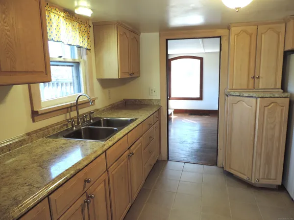 $2,500 | 13 Reynolds Road, Danbury, CT 06811