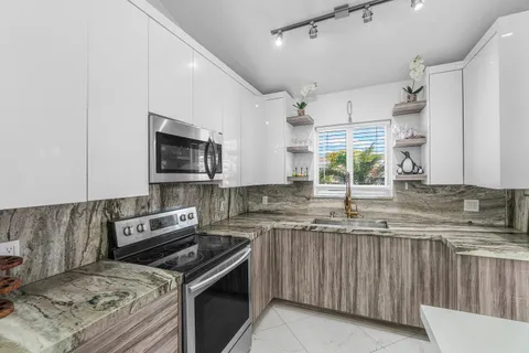 $519,000 | 101 Azalea Circle, Boynton Beach, FL 33436