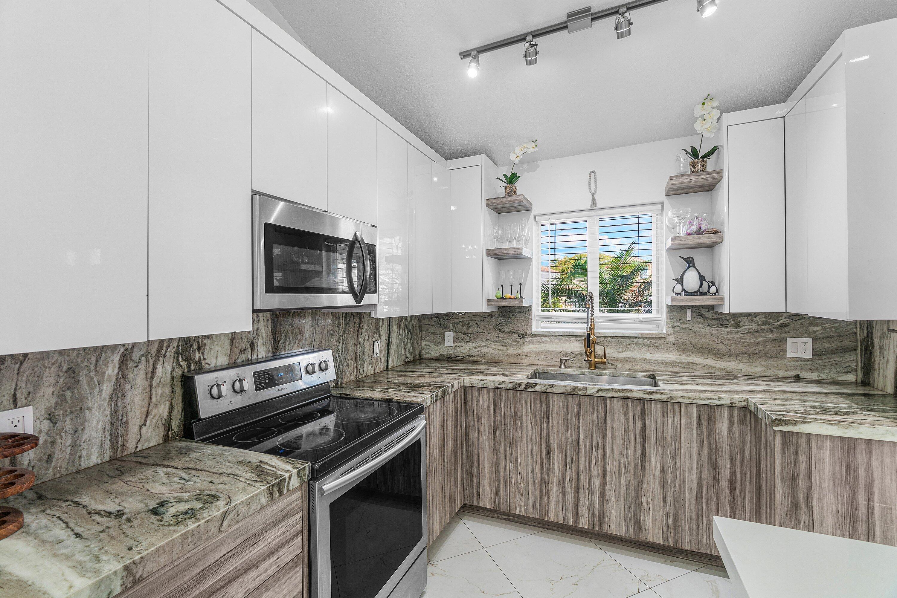 101 Azalea Circle Boynton Beach, FL 33436 - Photo 7 of 40 007-101AzaleaCircle-BoyntonBeach-FL-3343