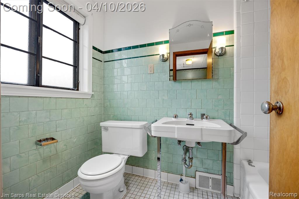 1101 Torrey Road Grosse Pointe Woods, MI 48236 - Photo 22 of 29 Gallery Image 22