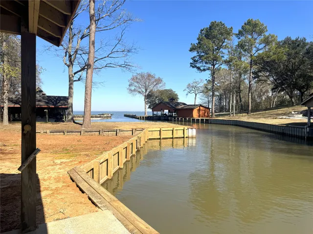 $549,000 | 210 Harbor Run Drive, Coldspring, TX 77331