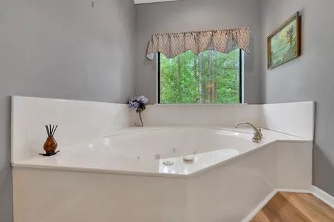 $549,000 | 210 Harbor Run Drive, Coldspring, TX 77331