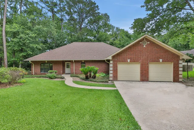 $549,000 | 210 Harbor Run Drive, Coldspring, TX 77331