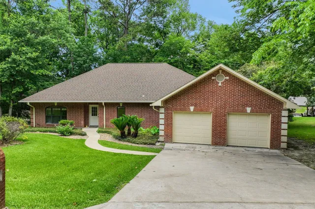 $549,000 | 210 Harbor Run Drive, Coldspring, TX 77331