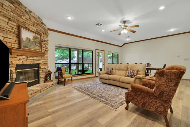 $549,000 | 210 Harbor Run Drive, Coldspring, TX 77331