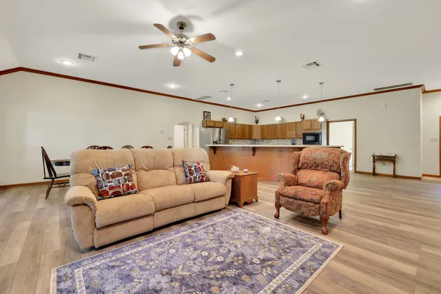 $549,000 | 210 Harbor Run Drive, Coldspring, TX 77331