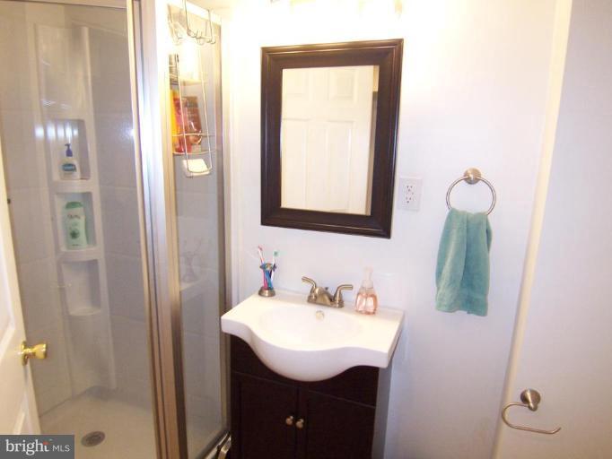 234 Stanmore Road Baltimore, MD 21212 - Photo 11 of 21 Bath #2