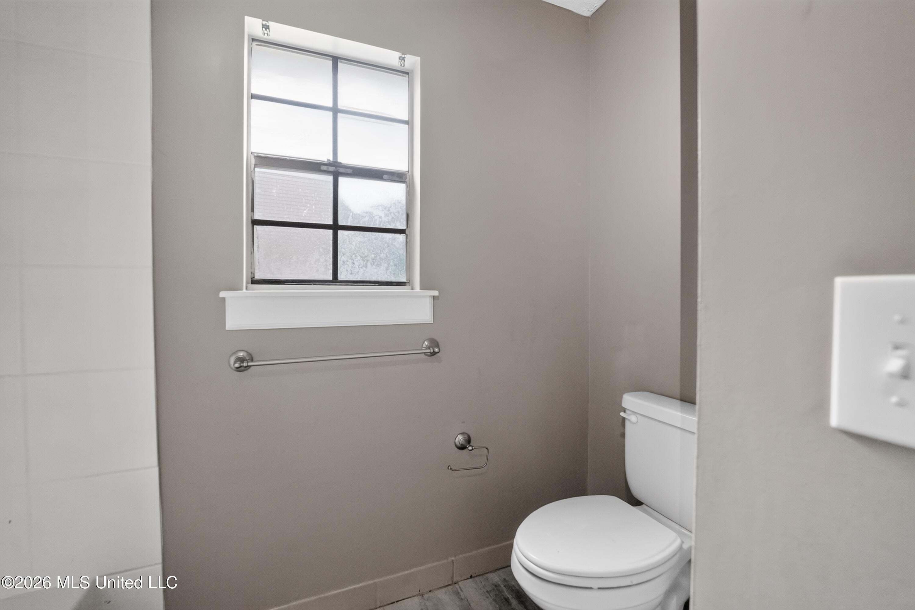 2050 Gateway Drive Ridgeland, MS 39157 - Photo 21 of 24 21_2050_Gateway_Dr-Bathroom-8598