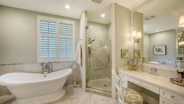 $3,100,000 | 420 Golden Gate Point, Unit 200A, Sarasota, FL 34236