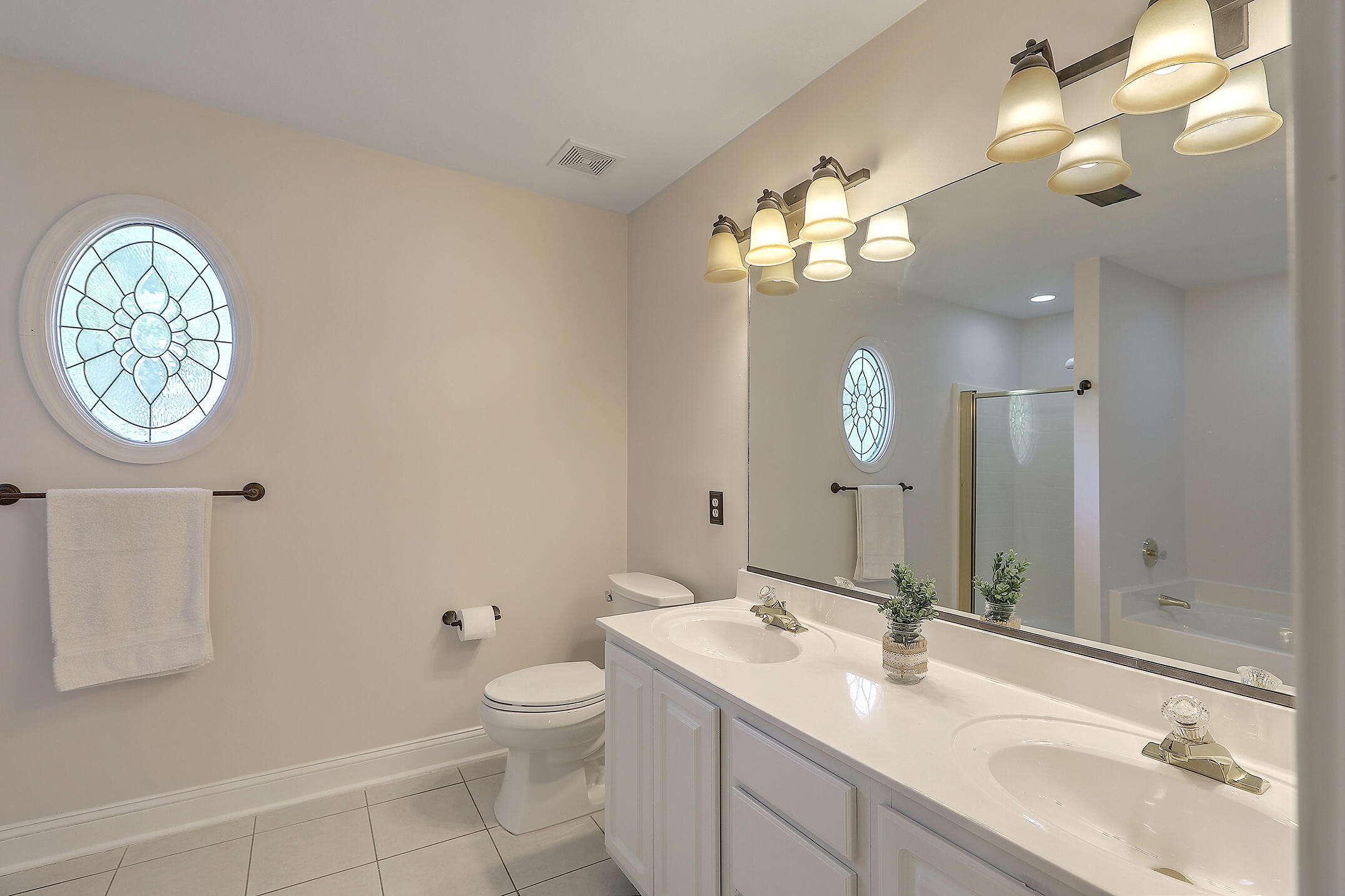 654 Fair Spring Drive Charleston, SC 29414 - Photo 20 of 31 Master bath