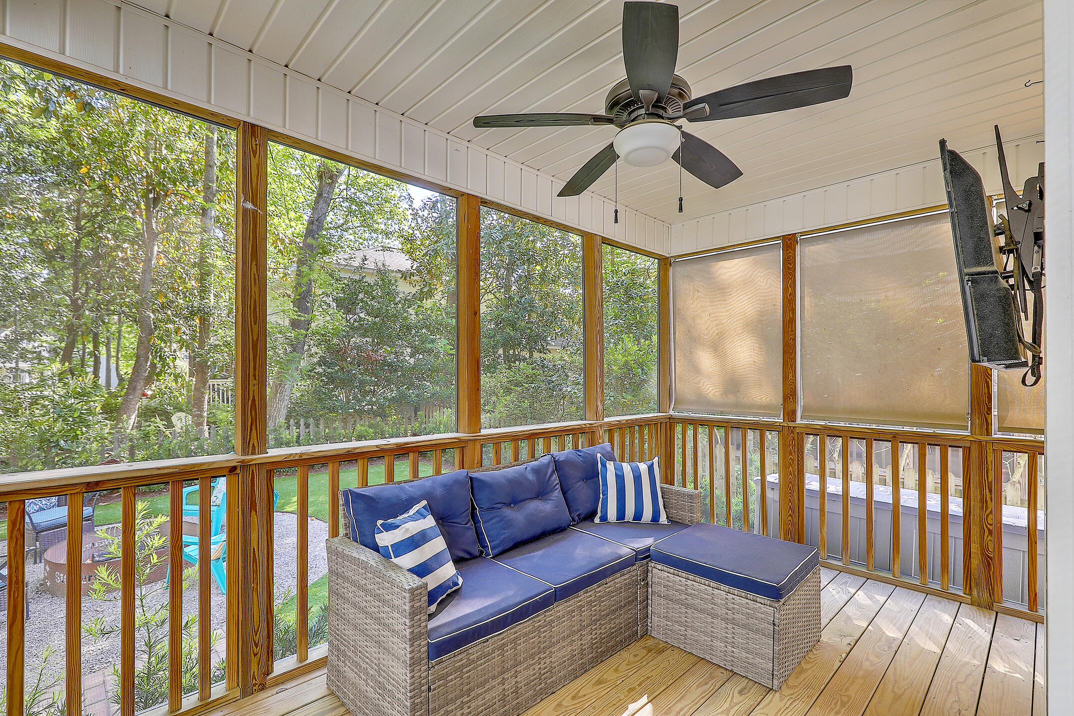 654 Fair Spring Drive Charleston, SC 29414 - Photo 25 of 31 Screen Porch