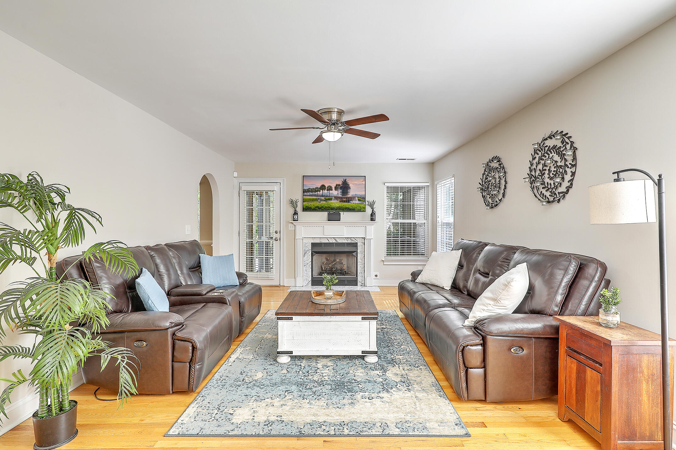 654 Fair Spring Drive Charleston, SC 29414 - Photo 6 of 31 Great Room