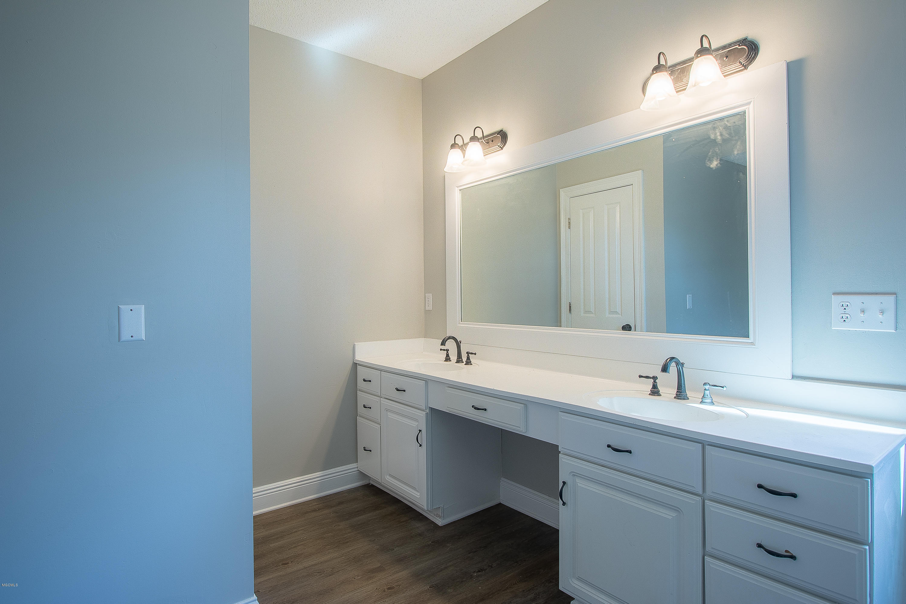 515 Magnolia Road, Unit H Lumberton, MS 39455 - Photo 14 of 39 Master Bath