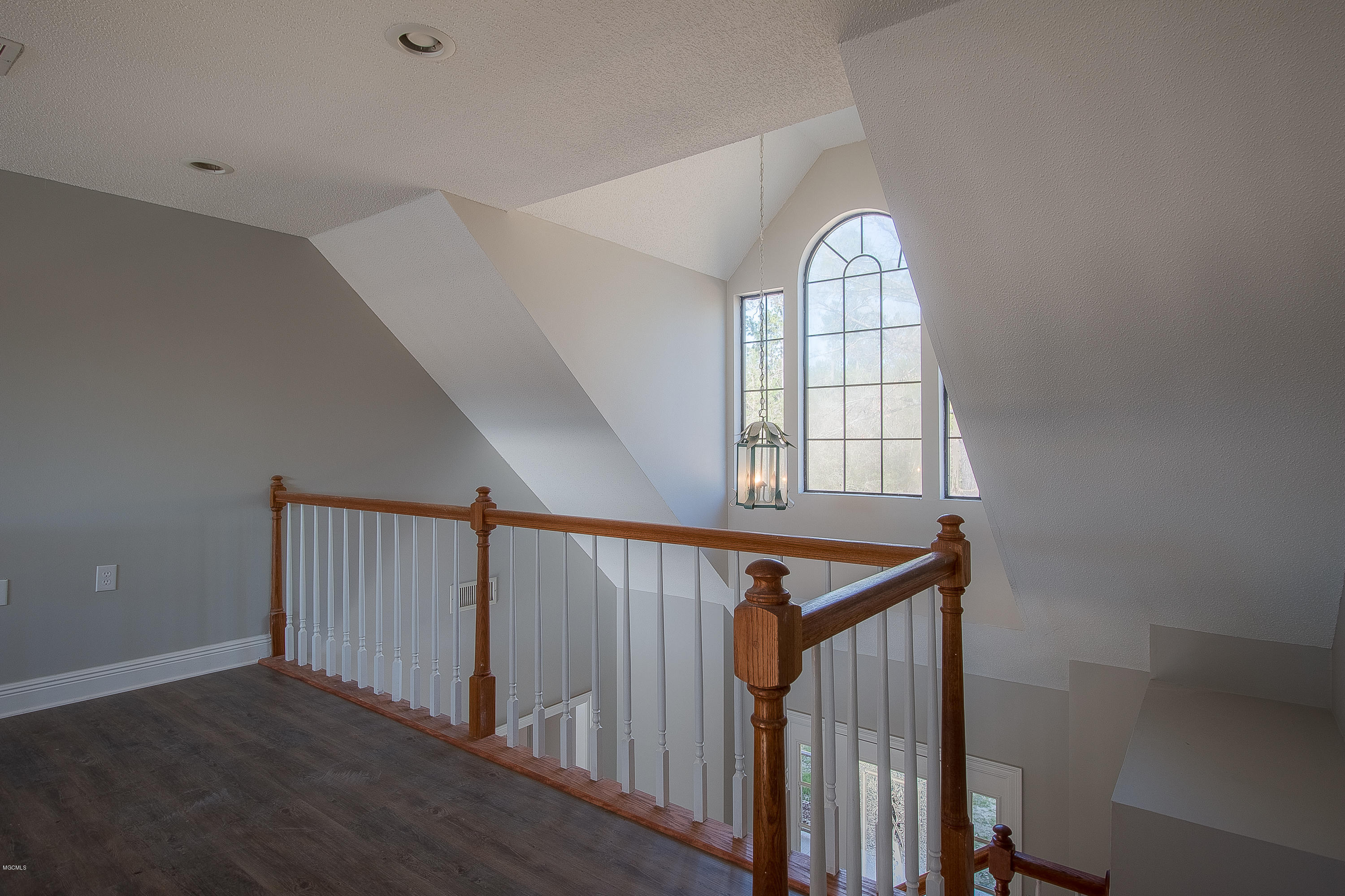 515 Magnolia Road, Unit H Lumberton, MS 39455 - Photo 19 of 39 Upstairs