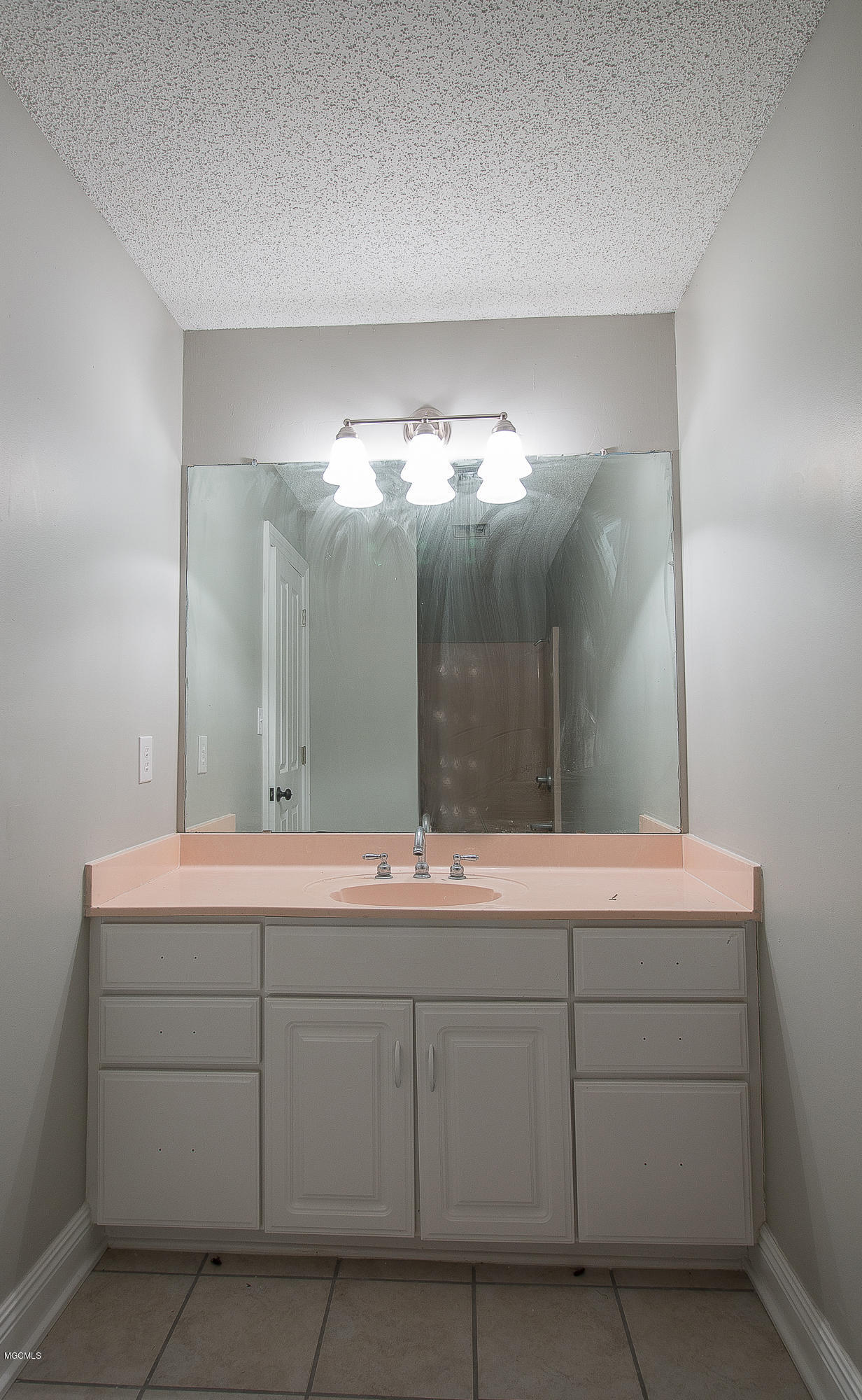 515 Magnolia Road, Unit H Lumberton, MS 39455 - Photo 24 of 39 Full Bath
